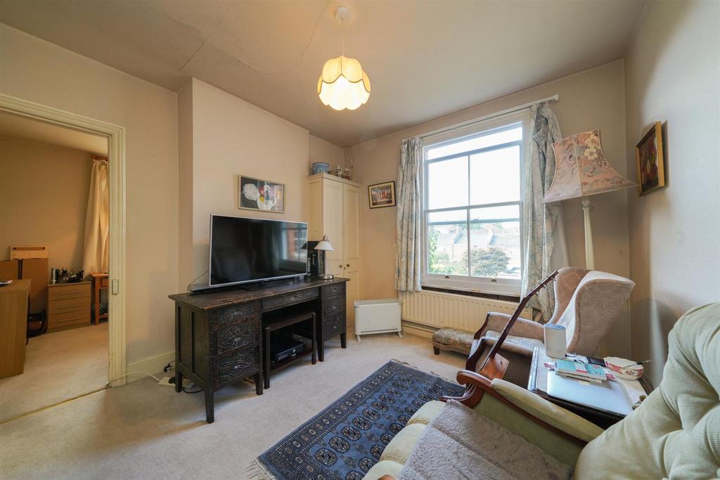 Binswood Avenue (22).jpg