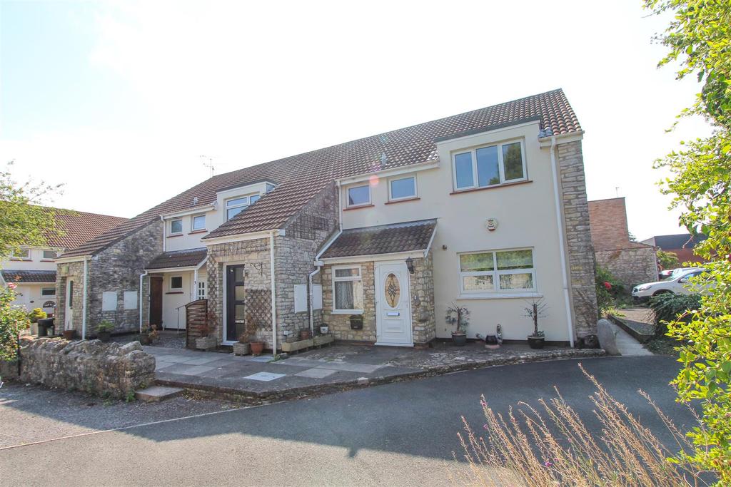 St. Marks Close, Keynsham, Bristol 2 bed flat for sale £230,000
