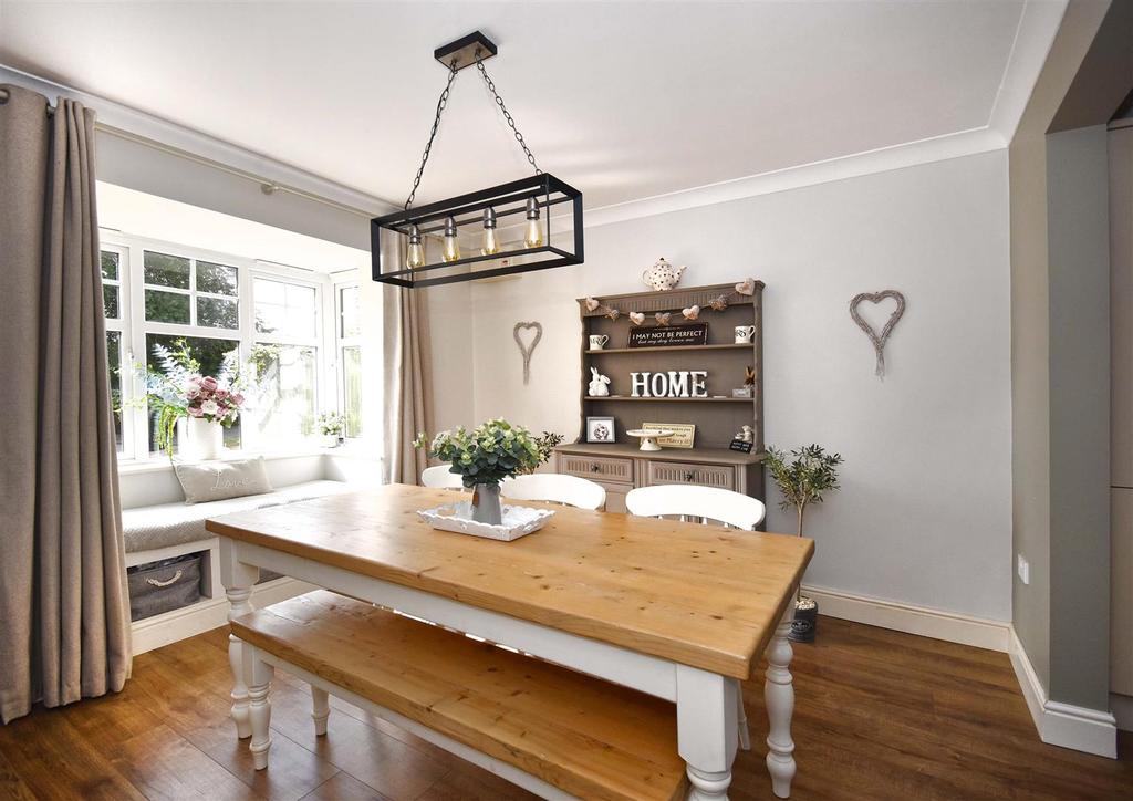7 Severn Crescent, Eardington, Bridgnorth 5 bed detached house for sale