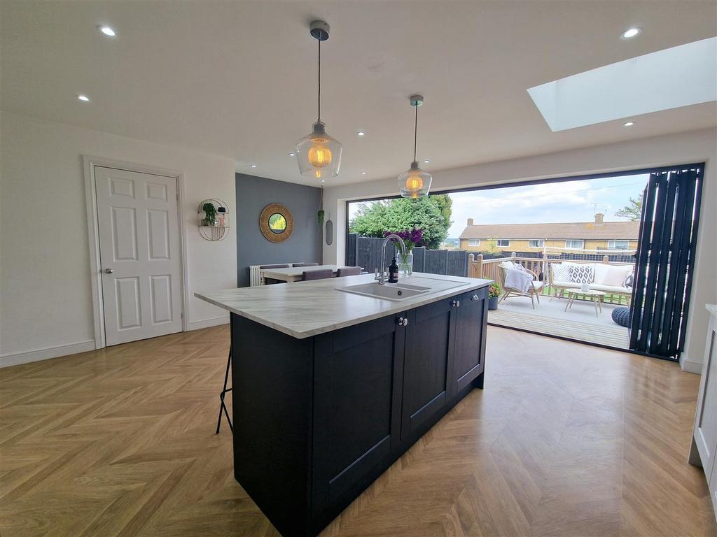 Kitchen 3.jpg