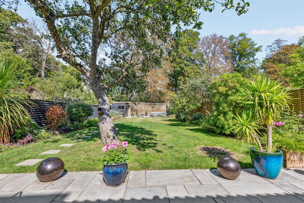 Staveley Road, London, W4 5 bed detached house £2,250,000