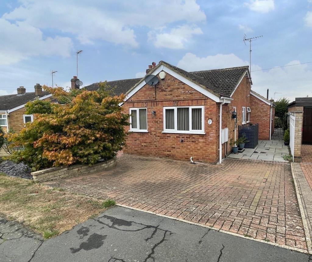 Orchard Way, Cogenhoe, Northamptonshire, NN7 3 bed semidetached