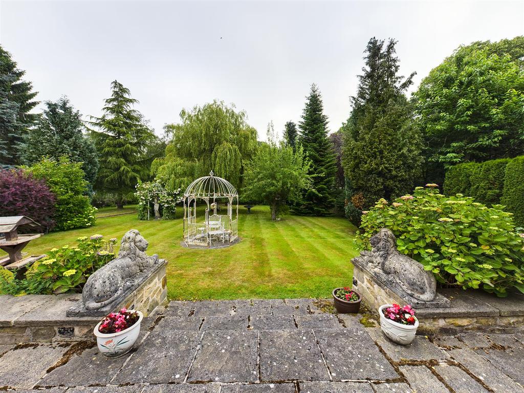 Hockley Lane, Wingerworth... 4 bed detached house £750,000