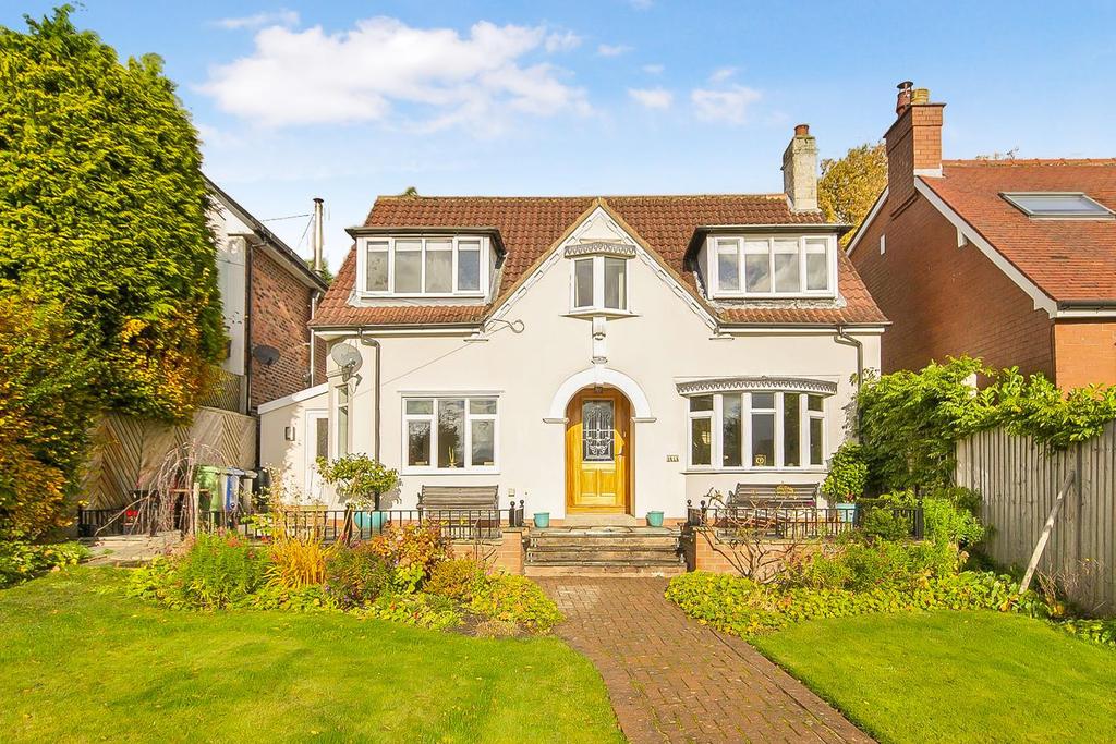 Old Road, Brampton, Chesterfield 3 bed detached house £475,000