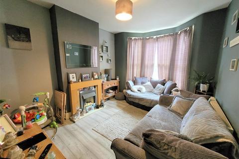 73 Walton Road, Folkestone, CT19 5QS