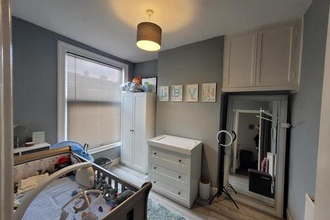 73 Walton Road, Folkestone, CT19 5QS