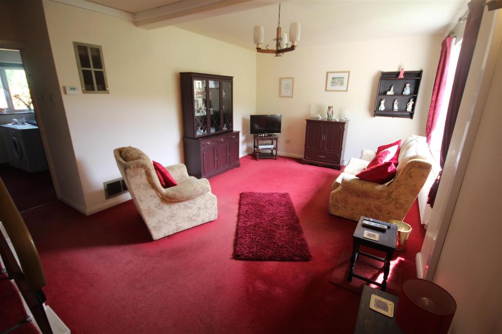 Llanelian Road, Old Colwyn, Colwyn Bay 3 bed terraced house £139,500