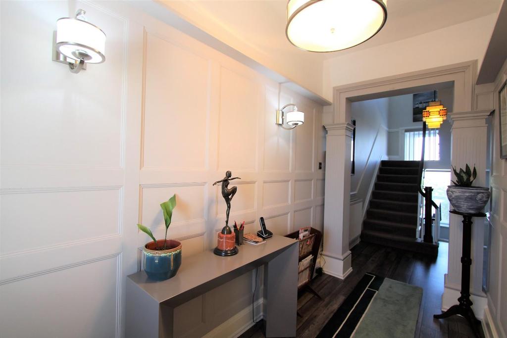 Hallway4.JPG