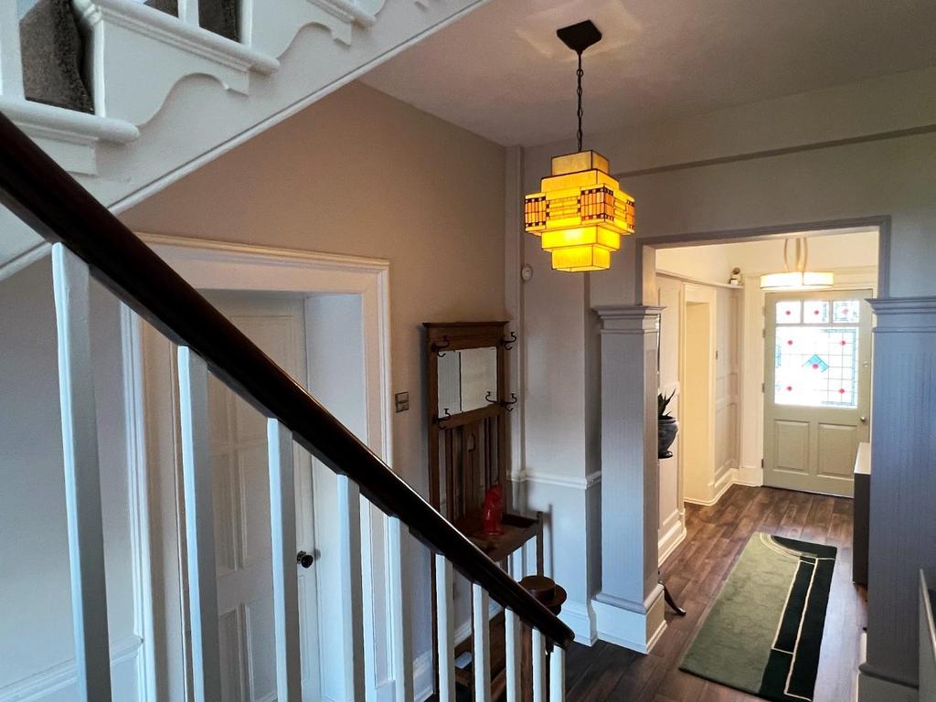 Hallway2.JPG