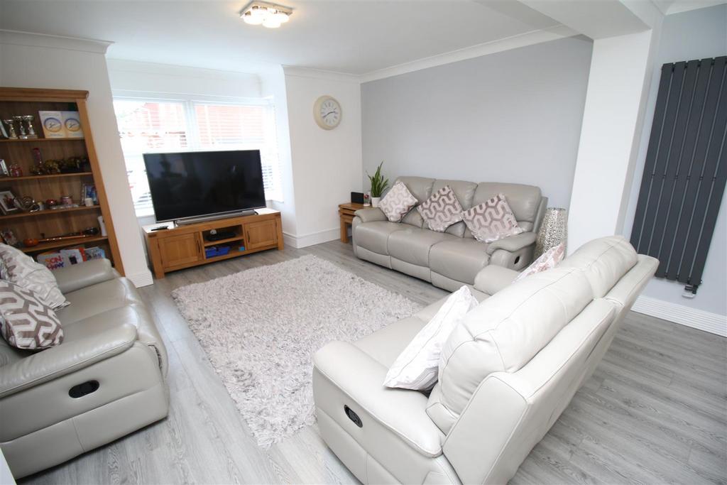 Dove Close, Bedworth 5 bed detached house £475,000