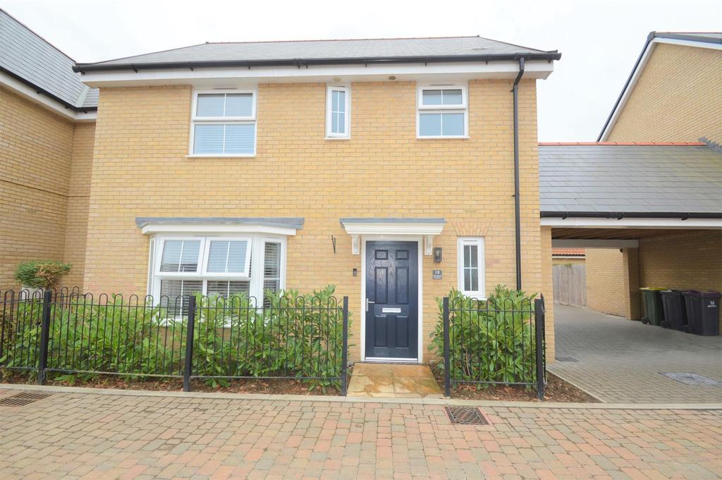 Elizabeth Gardens, Rochford 3 bed semidetached house for sale £430,000