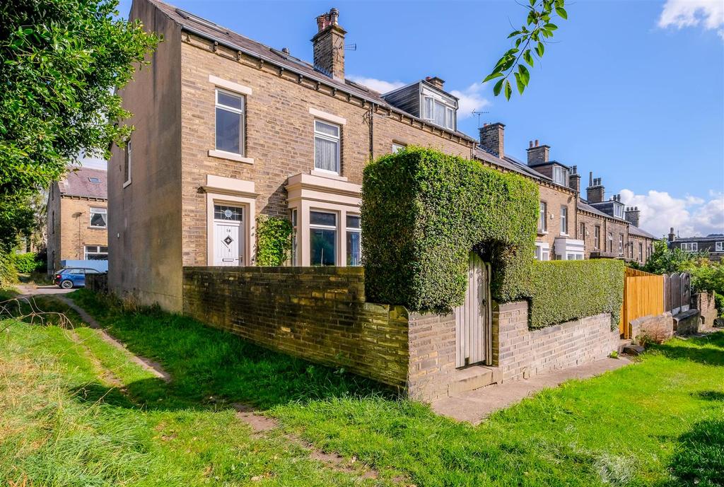 Marlborough Avenue, Savile Park 5 bed end of terrace house £250,000