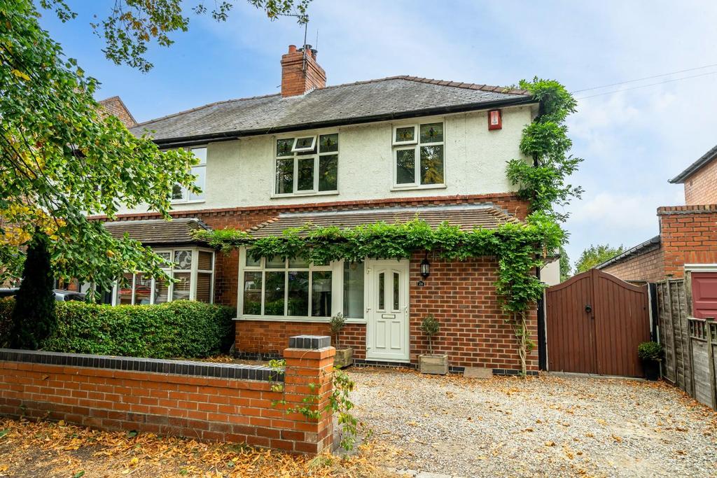 Askham Lane, York 3 bed semidetached house £450,000