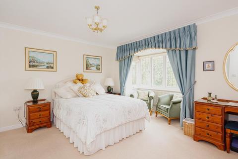2 Nelson Walk, Epsom, KT19 7LR