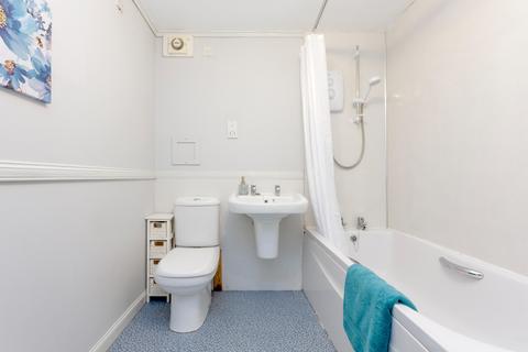 2 bedroom flat for sale - 90 Holburn Street, The City Centre, Aberdeen, AB10