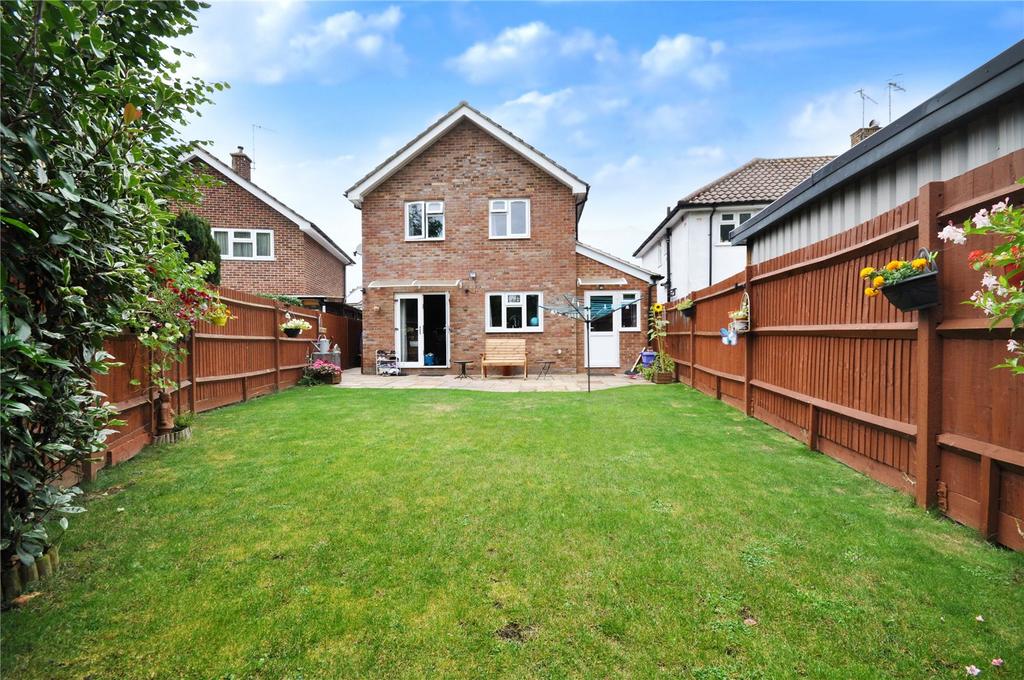 Horley, Surrey, RH6 3 bed detached house for sale £500,000
