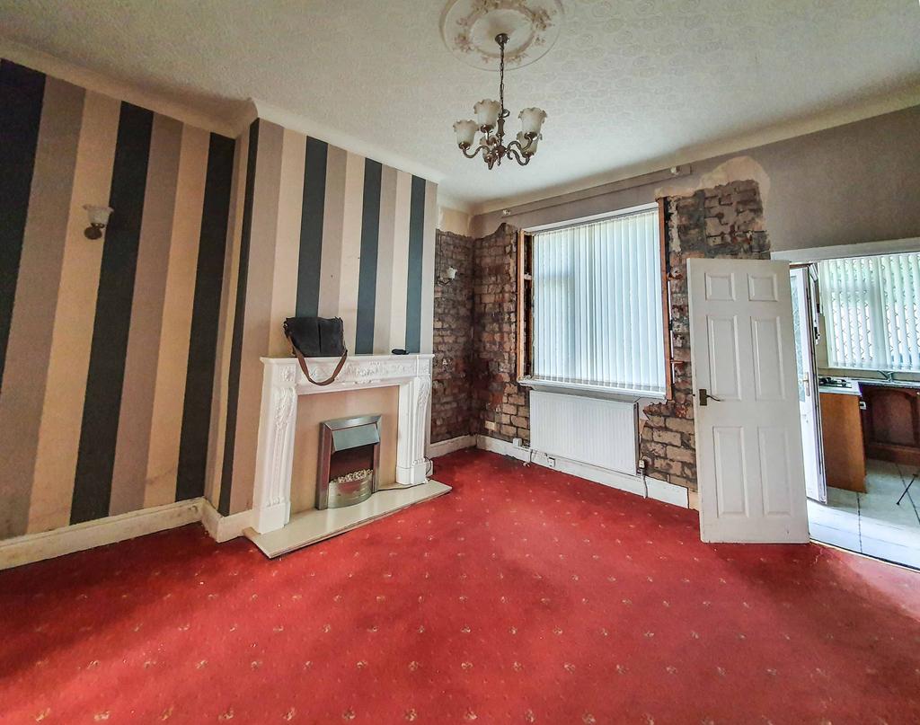 Sharples Hall Steet, Oldham, OL4 3 bed terraced house £135,000