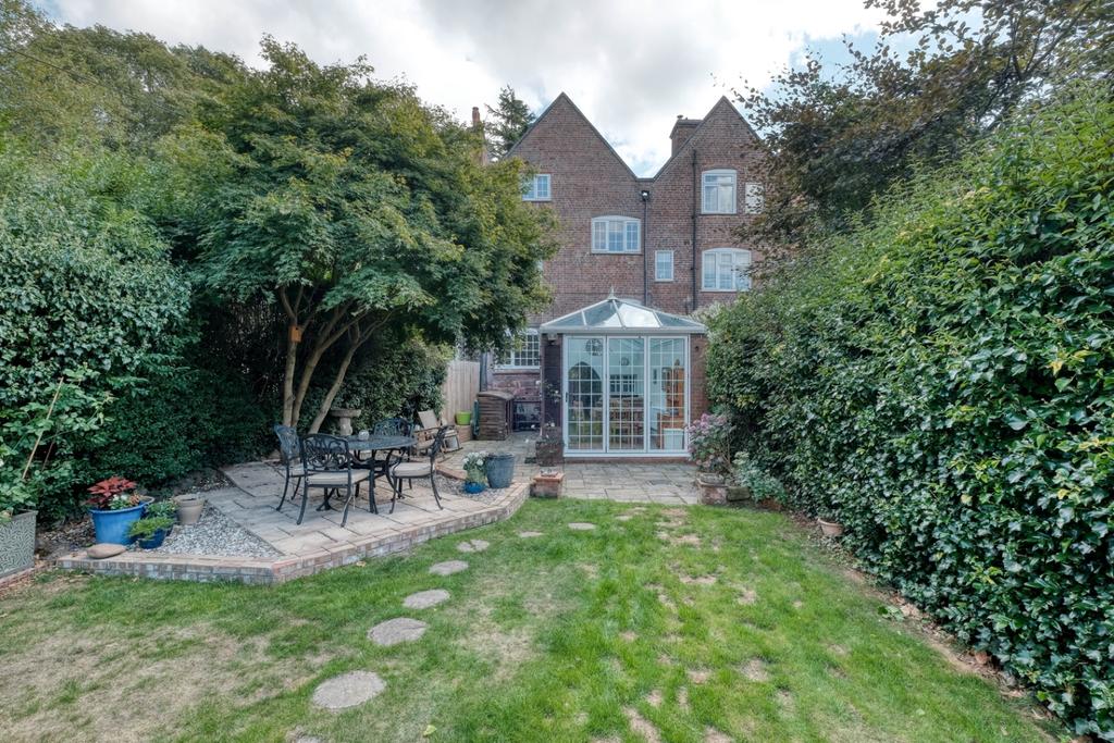 Woodrow Lane, Catshill, Bromsgrove, B61 0PL 4 bed country house £500,000