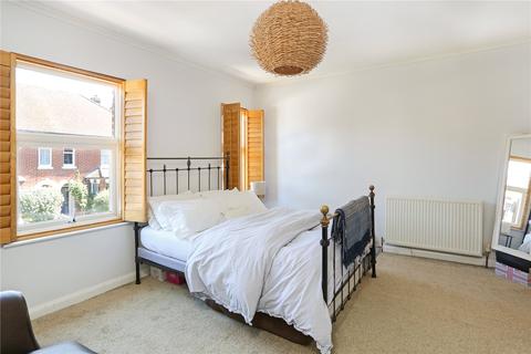 4 bedroom semi-detached house for sale - St Georges Road, Farnham, Surrey, GU9