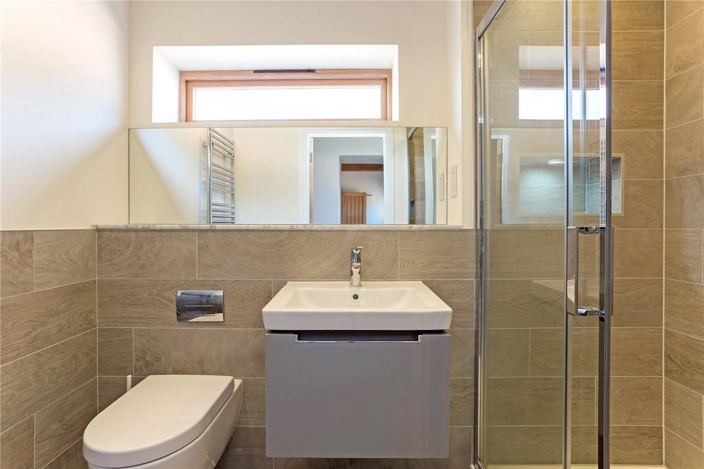 Bed 2 En Suite