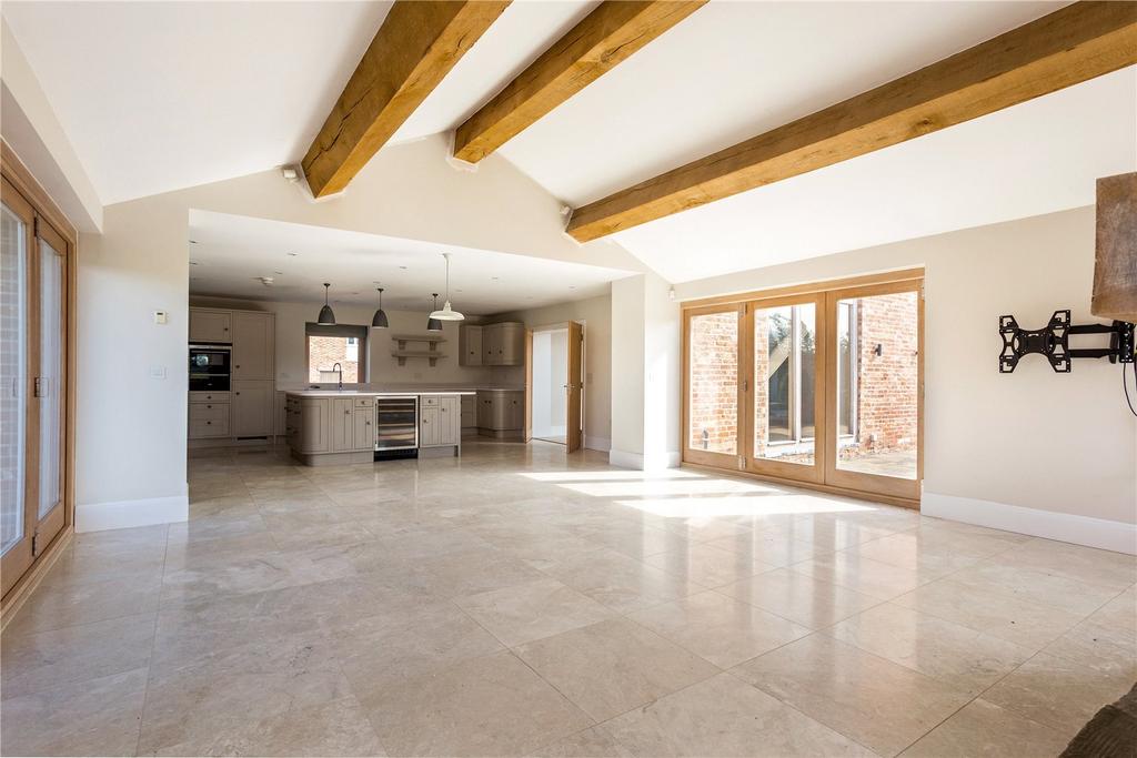 Family Room/Kitchen