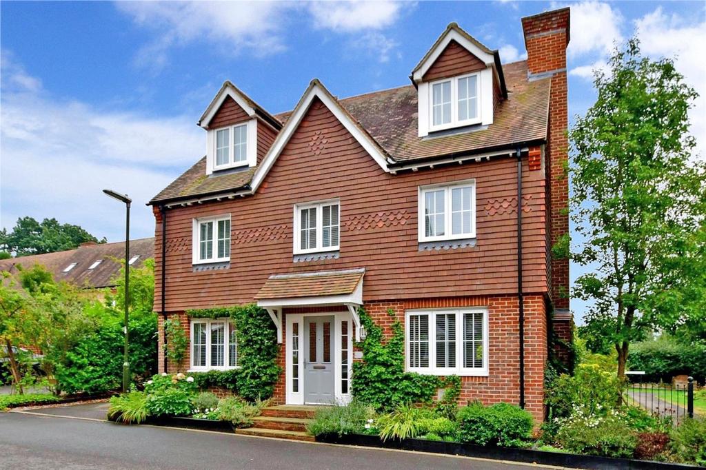 Toronto Road, Petworth, West Sussex 5 bed detached house £725,000