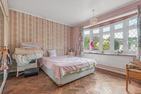 5 Greys Park Close, Keston, BR2 6BD
