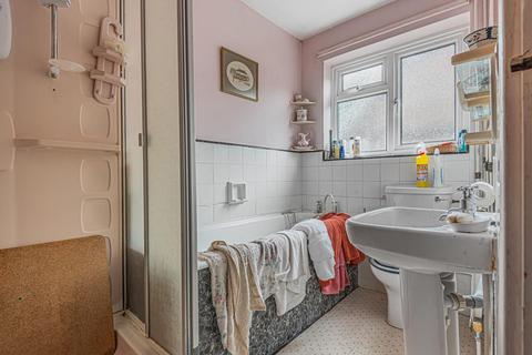 5 Greys Park Close, Keston, BR2 6BD