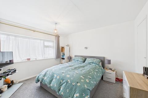3 bedroom terraced house to rent, Firs Close, Hazlemere, High Wycombe, HP15