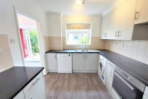 3 bedroom terraced house to rent, Firs Close, Hazlemere, High Wycombe, HP15