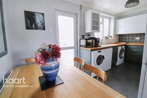 116 Romford Road, Aveley, South Ockendon, RM15 4PJ