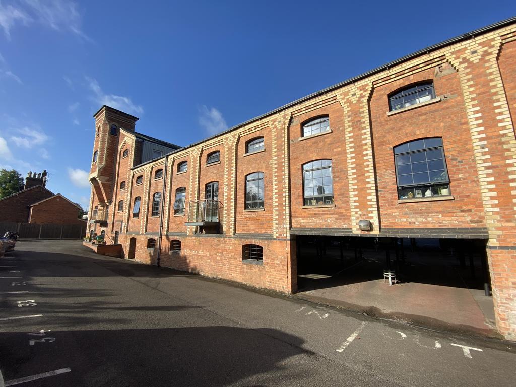 Riverview Maltings, Bridge Street... 2 bed flat - £680 pcm (£157 pw)