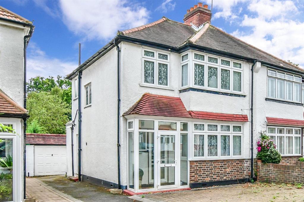 Oak Avenue, Shirley, Croydon, Surrey 3 bed semidetached house for sale