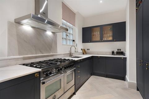 4 bedroom apartment to rent, Baker Street, London, NW1
