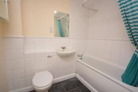 2 bedroom apartment to rent, Parkinson Drive, CM1