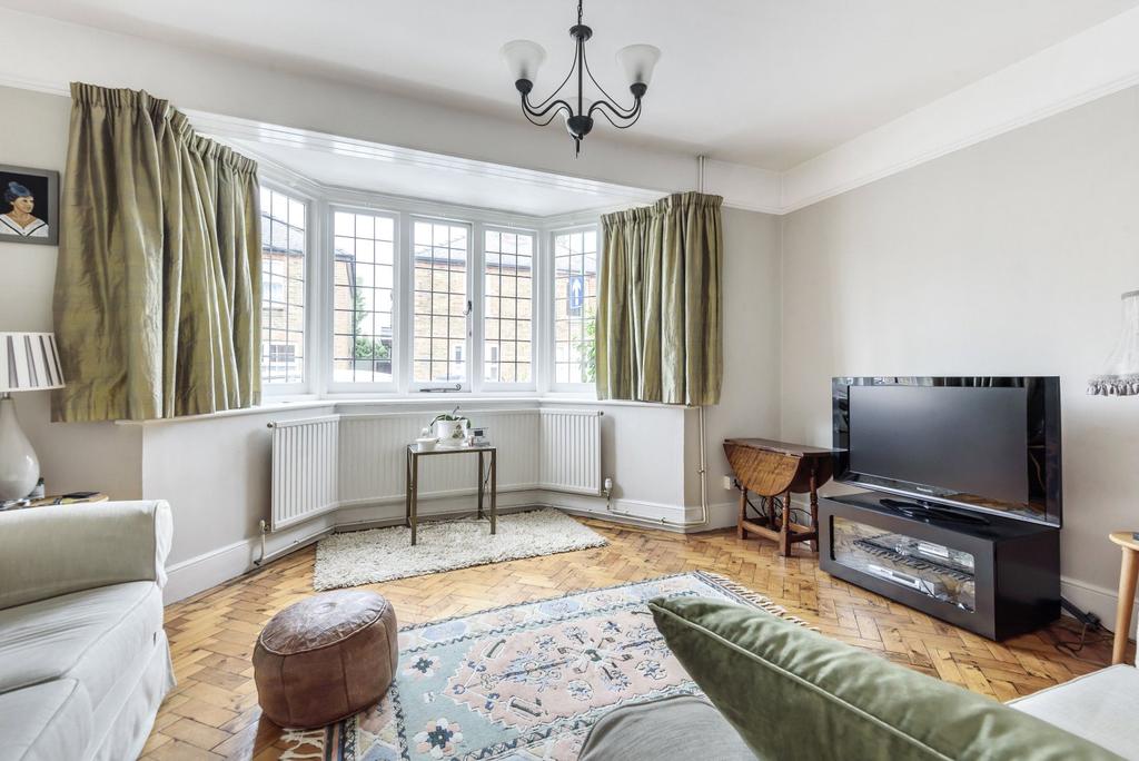 Hogshill Lane, Cobham, KT11 3 bed semidetached house £700,000