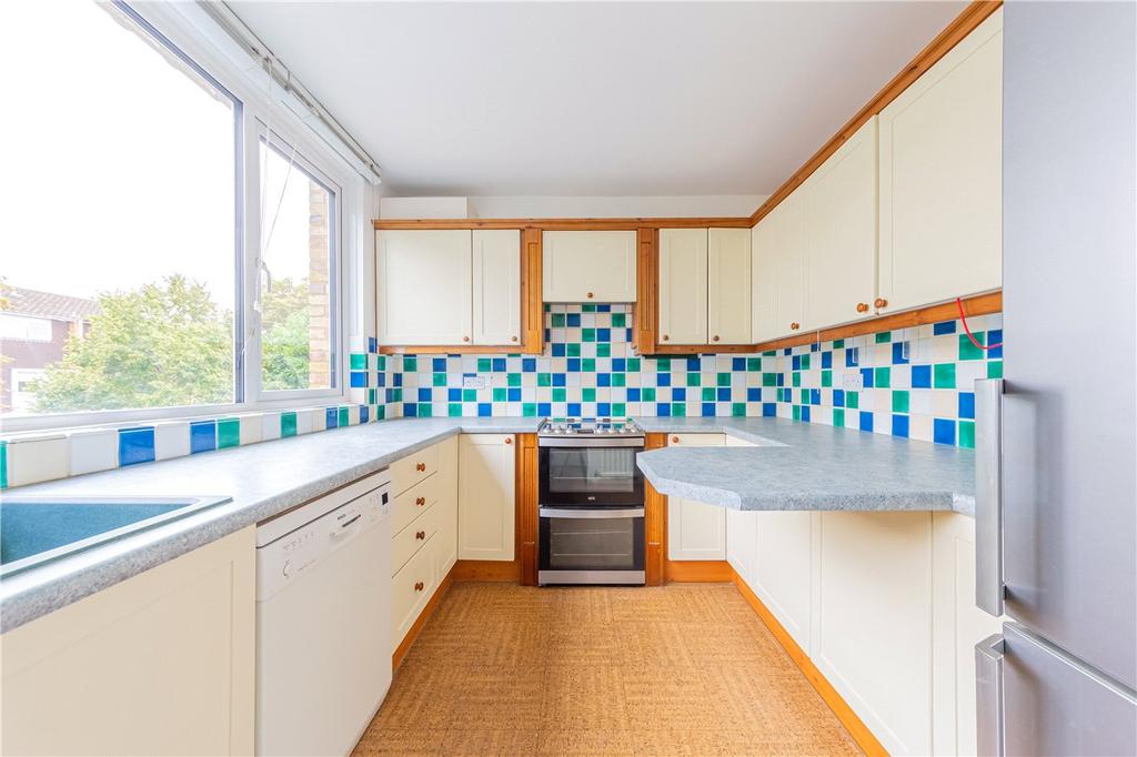 Shakespeare Road, Harpenden 3 bed terraced house £660,000