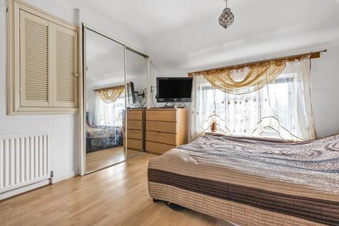3 bedroom end of terrace house for sale - High Wycombe,  Buckinghamshire,  HP12