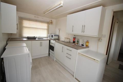 2 bedroom chalet for sale - St. Osyth Road, Little Clacton, Clacton-on-Sea