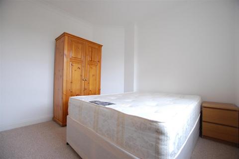 3 bedroom apartment to rent, Grange Road, Willesden NW10