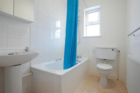 3 bedroom apartment to rent, Grange Road, Willesden NW10