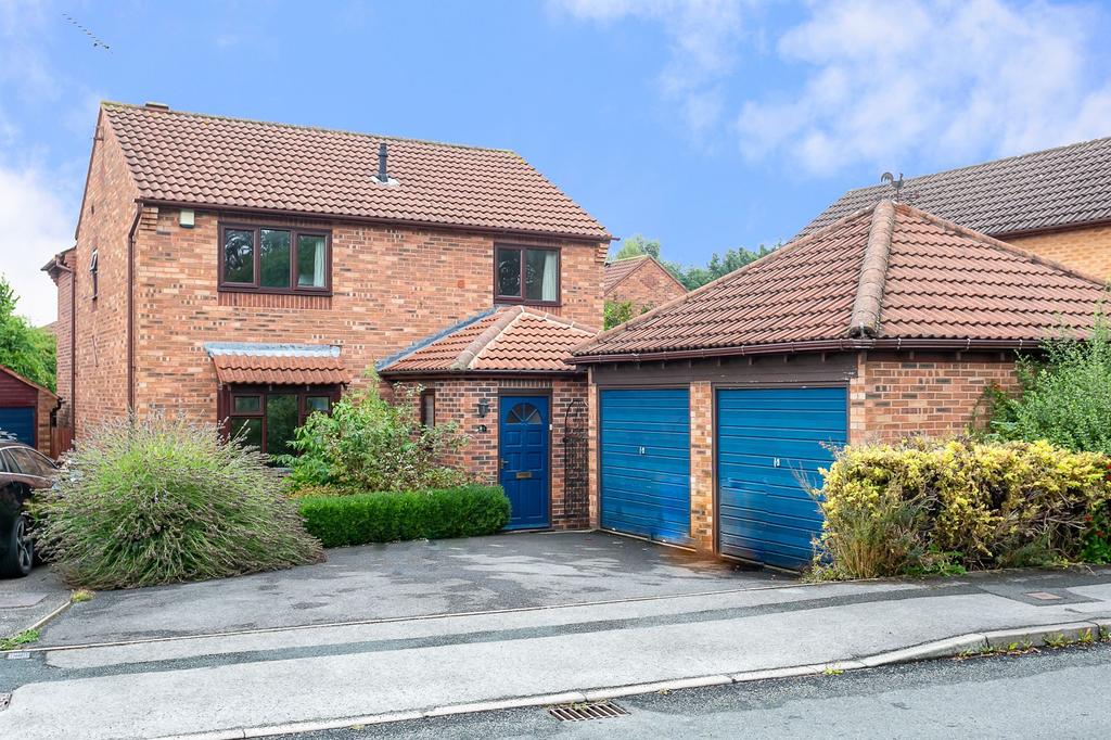 Glebe Field Drive, Wetherby, LS22 4 bed detached house £1,495 pcm (£