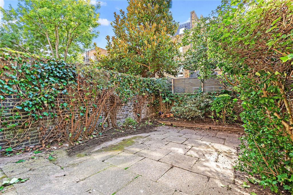 Radipole Road, Parsons Green, London 1 bed flat £1,950 pcm (£450 pw)