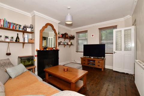 3 The Grove, Caterham, CR3 5QD