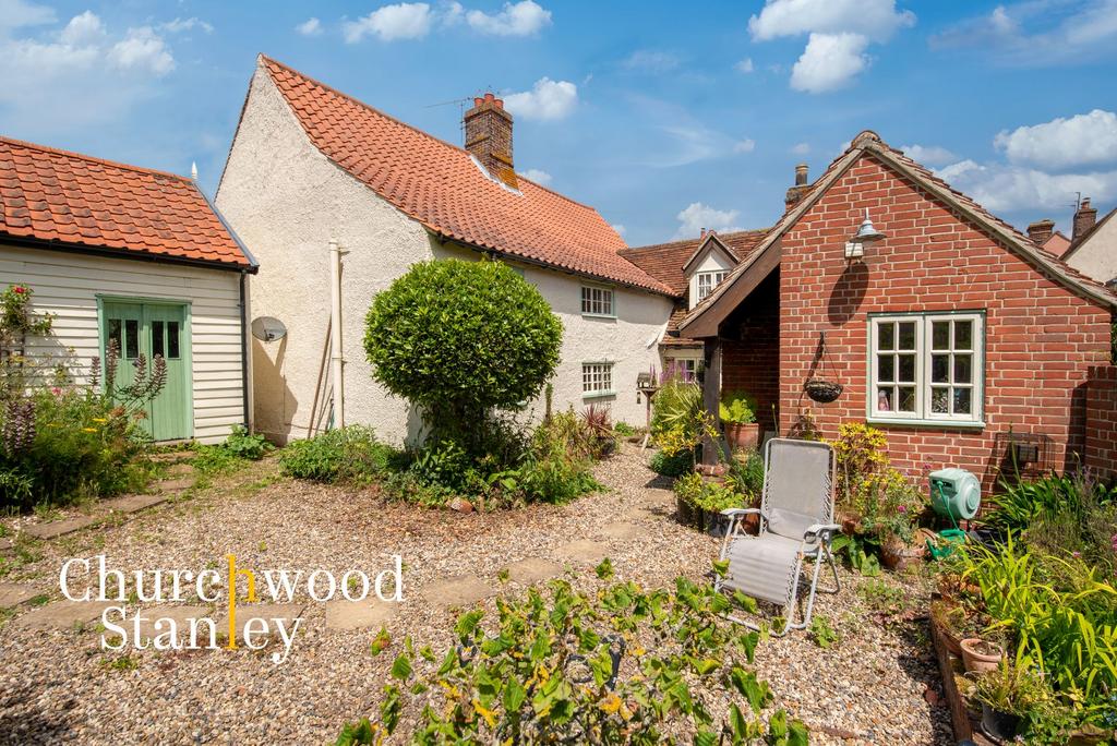 High Street, Great Oakley, CO12 5 bed cottage for sale £525,000