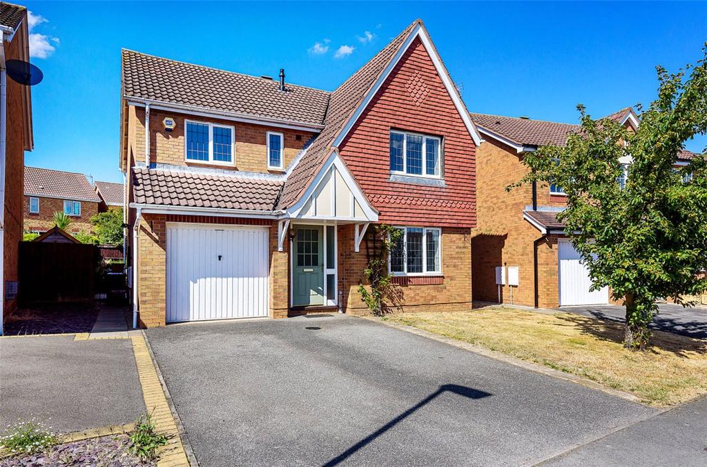 Blackthorn Way, Measham, Swadlincote, Leicestershire, DE12 4 bed detached house £1,050 pcm (£