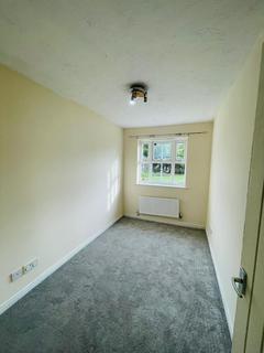 2 bedroom flat to rent, Ilford, IG1