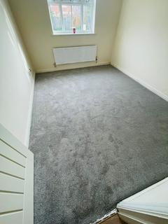 2 bedroom flat to rent, Ilford, IG1