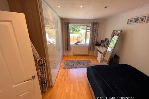 30 Brambles Close, Isleworth, TW7 5BX