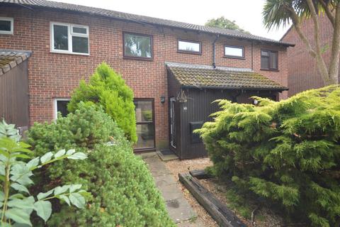 2 bedroom terraced house to rent, Bankview, Lymington, Hampshire, SO41 8YH